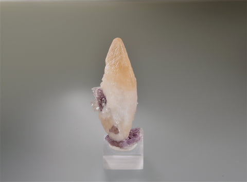 Calcite on Fluorite, attr. Sub-Rosiclare Level attr. Deardorff Mine, Ozark-Mahoning Company, Cave-in-Rock District, Southern Illinois, Mined c. 1960's, Wayne Fowler Collection, Miniature 3.0 x 3.0 x 7.0 cm, $200.  Online 08/25