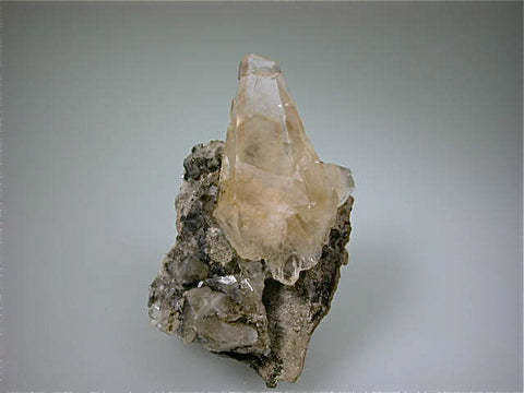 Calcite, Meshberger Quarry, Bartholomew County, near Columbus, Ohio Small cabinet 4.5 x 6 x 10 cm $125. online 10/21. SOLD.