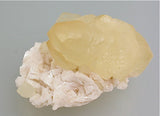 Calcite, Corydon, Indiana Miniature 2.7 x 3.5 x 4.5 cm $35. Online 10/20 SOLD