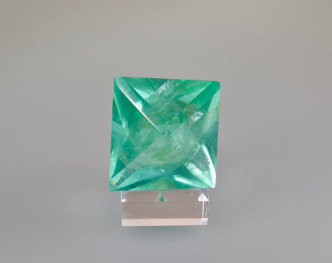 Fluorite, William Wise Mine, Westmoreland, Cheshire County, New Hampshire, Small Cabinet, 4.5 cm on edge, $1500. Online 10/9