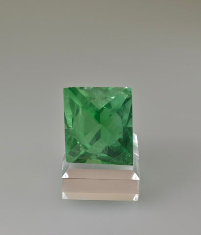 Fluorite, William Wise Mine, Westmoreland, Cheshire County, New Hampshire, Miniature, 3.5 cm on edge, $850. Online 10/9